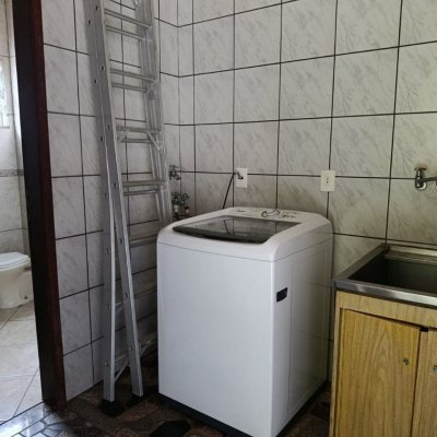 Casa Residencial com 139m², 3 quartos (sendo 1 suíte), 2 garagens, no bairro Jardim Atlântico em Florianópolis