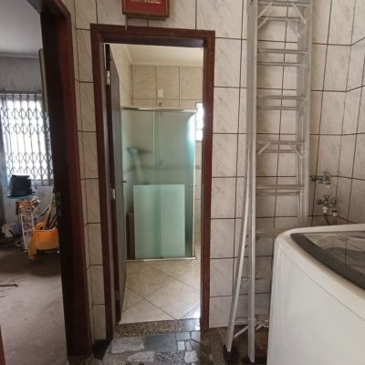 Casa Residencial com 139m², 3 quartos (sendo 1 suíte), 2 garagens, no bairro Jardim Atlântico em Florianópolis