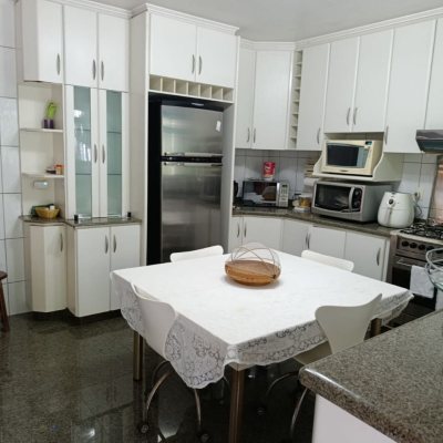 Casa Residencial com 139m², 3 quartos (sendo 1 suíte), 2 garagens, no bairro Jardim Atlântico em Florianópolis