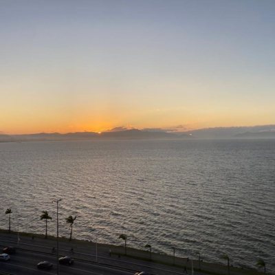 Apartamentos com 283m², 3 quartos (sendo 2 suítes), 2 garagens, no bairro Beira Mar em Florianópolis