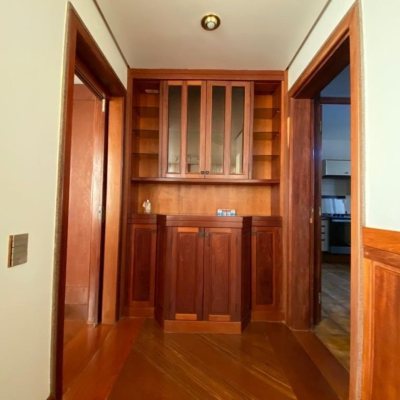 Apartamentos com 283m², 3 quartos (sendo 2 suítes), 2 garagens, no bairro Beira Mar em Florianópolis
