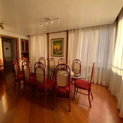 Apartamentos com 283m², 3 quartos (sendo 2 suítes), 2 garagens, no bairro Beira Mar em Florianópolis