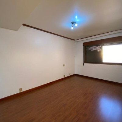 Apartamentos com 283m², 3 quartos (sendo 2 suítes), 2 garagens, no bairro Beira Mar em Florianópolis