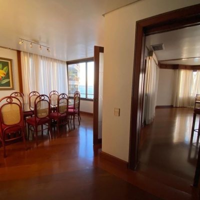 Apartamentos com 283m², 3 quartos (sendo 2 suítes), 2 garagens, no bairro Beira Mar em Florianópolis