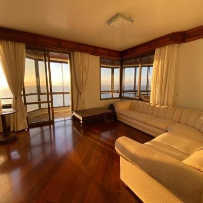 Apartamentos com 283m², 3 quartos (sendo 2 suítes), 2 garagens, no bairro Beira Mar em Florianópolis