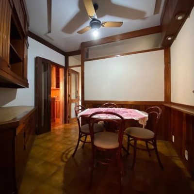 Apartamentos com 283m², 3 quartos (sendo 2 suítes), 2 garagens, no bairro Beira Mar em Florianópolis
