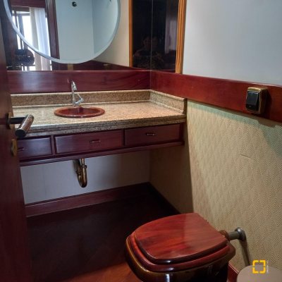 Apartamentos com 283m², 3 quartos (sendo 2 suítes), 2 garagens, no bairro Beira Mar em Florianópolis