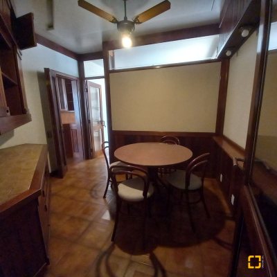 Apartamentos com 283m², 3 quartos (sendo 2 suítes), 2 garagens, no bairro Beira Mar em Florianópolis
