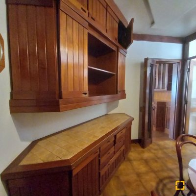 Apartamentos com 283m², 3 quartos (sendo 2 suítes), 2 garagens, no bairro Beira Mar em Florianópolis