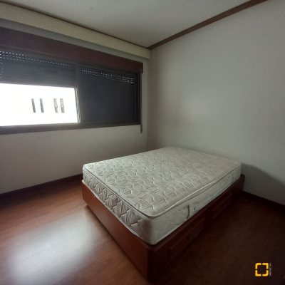 Apartamentos com 283m², 3 quartos (sendo 2 suítes), 2 garagens, no bairro Beira Mar em Florianópolis