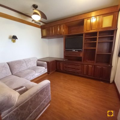 Apartamentos com 283m², 3 quartos (sendo 2 suítes), 2 garagens, no bairro Beira Mar em Florianópolis