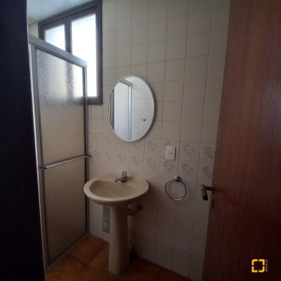 Apartamentos com 283m², 3 quartos (sendo 2 suítes), 2 garagens, no bairro Beira Mar em Florianópolis
