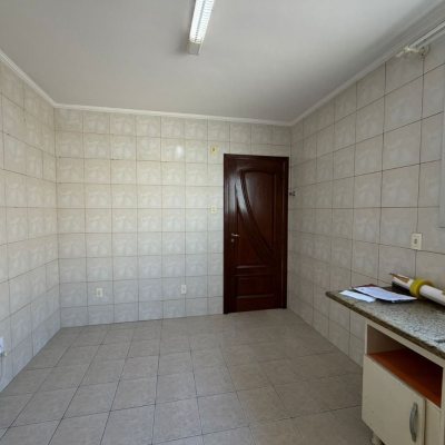 Apartamentos com 96m², 3 quartos (sendo 1 suíte), 1 garagem, no bairro Capoeiras em Florianópolis