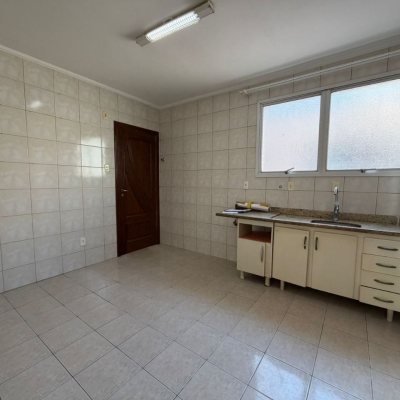 Apartamentos com 96m², 3 quartos (sendo 1 suíte), 1 garagem, no bairro Capoeiras em Florianópolis