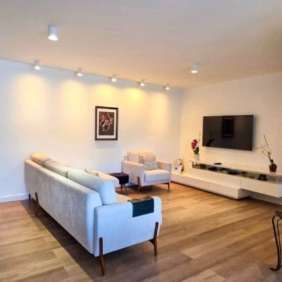 Apartamentos com 107m², 3 quartos (sendo 1 suíte), 2 garagens, no bairro Jurerê Internacional em Florianópolis