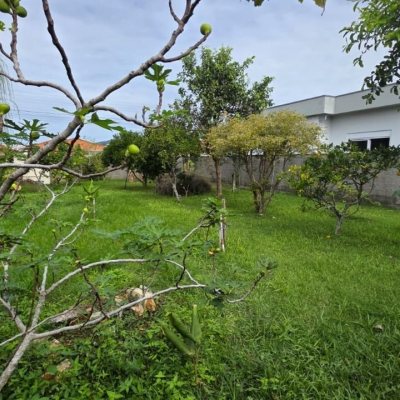 Terrenos Residenciais com 360m², no bairro Carianos em Florianópolis