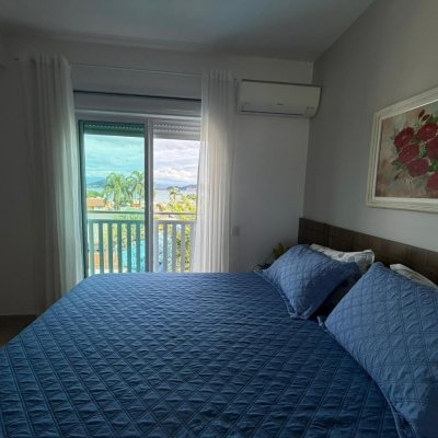 Casa Residencial com 241m², 5 quartos (sendo 2 suítes), 4 garagens, no bairro Bom Abrigo em Florianópolis