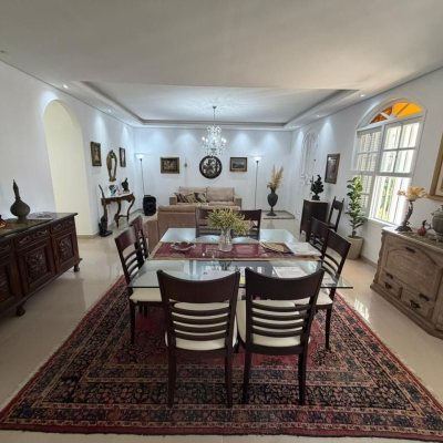 Casa Residencial com 241m², 5 quartos (sendo 2 suítes), 4 garagens, no bairro Bom Abrigo em Florianópolis