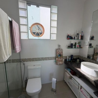 Casa Residencial com 241m², 5 quartos (sendo 2 suítes), 4 garagens, no bairro Bom Abrigo em Florianópolis