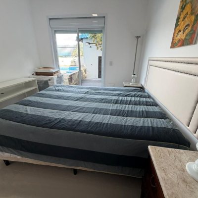 Casa Residencial com 241m², 5 quartos (sendo 2 suítes), 4 garagens, no bairro Bom Abrigo em Florianópolis