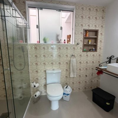 Casa Residencial com 241m², 5 quartos (sendo 2 suítes), 4 garagens, no bairro Bom Abrigo em Florianópolis