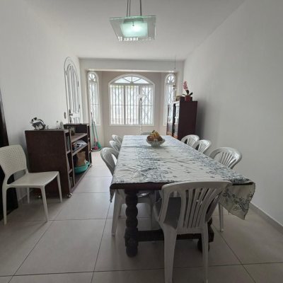 Casa Residencial com 241m², 5 quartos (sendo 2 suítes), 4 garagens, no bairro Bom Abrigo em Florianópolis