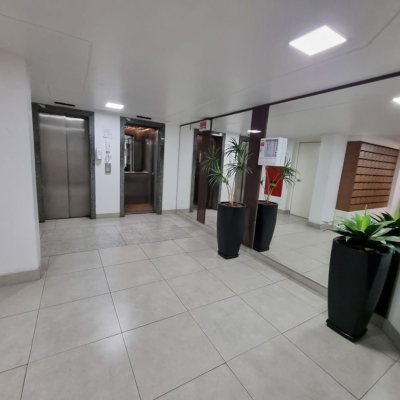 Sala com 32m², no bairro Centro em Florianópolis