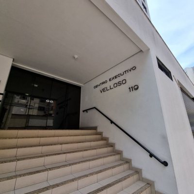 Sala com 32m², no bairro Centro em Florianópolis