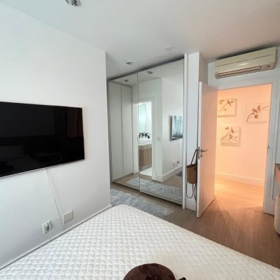 Apartamentos com 280m², 4 quartos (sendo 4 suítes), 4 garagens, no bairro Canasvieiras em Florianópolis