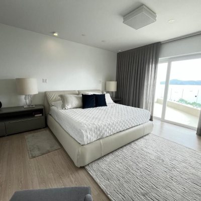 Apartamentos com 280m², 4 quartos (sendo 4 suítes), 4 garagens, no bairro Canasvieiras em Florianópolis