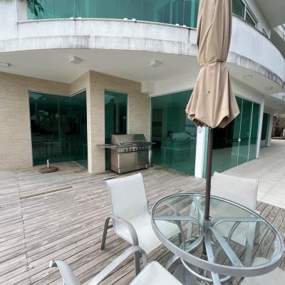 Apartamentos com 280m², 4 quartos (sendo 4 suítes), 4 garagens, no bairro Canasvieiras em Florianópolis