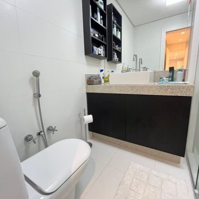 Apartamentos com 280m², 4 quartos (sendo 4 suítes), 4 garagens, no bairro Canasvieiras em Florianópolis