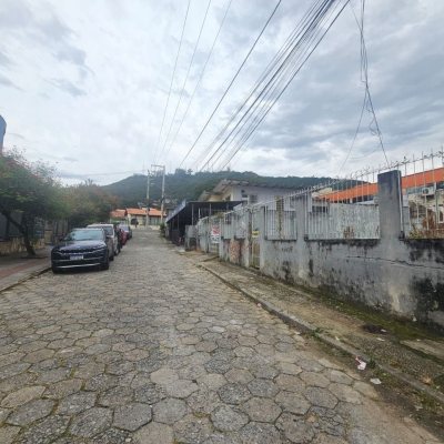 Terreno Comercial/Residencial com 396m², no bairro Trindade em Florianópolis
