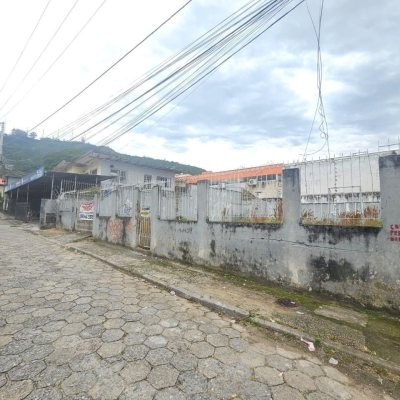 Terreno Comercial/Residencial com 396m², no bairro Trindade em Florianópolis