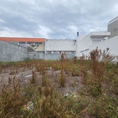 Terreno Comercial/Residencial com 396m², no bairro Trindade em Florianópolis