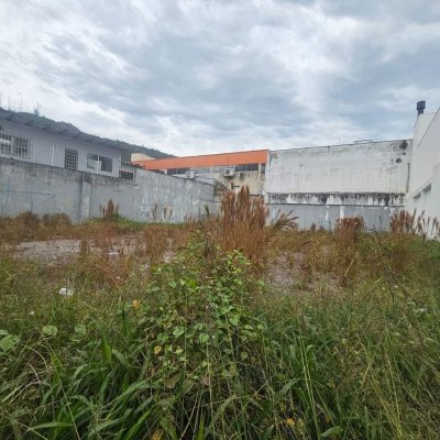 Terreno Comercial/Residencial com 396m², no bairro Trindade em Florianópolis