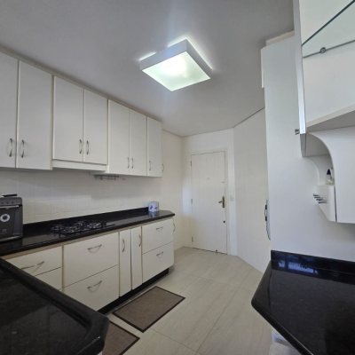 Apartamentos com 125m², 3 quartos (sendo 1 suíte), 1 garagem, no bairro Centro em Florianópolis