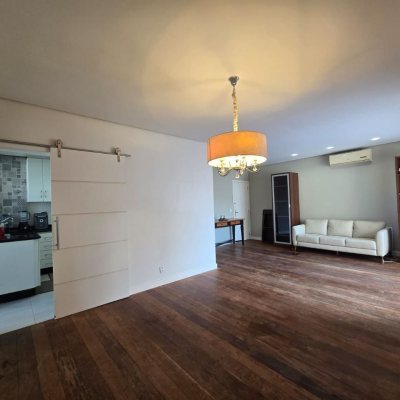 Apartamentos com 125m², 3 quartos (sendo 1 suíte), 1 garagem, no bairro Centro em Florianópolis