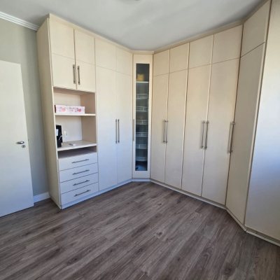 Apartamentos com 125m², 3 quartos (sendo 1 suíte), 1 garagem, no bairro Centro em Florianópolis