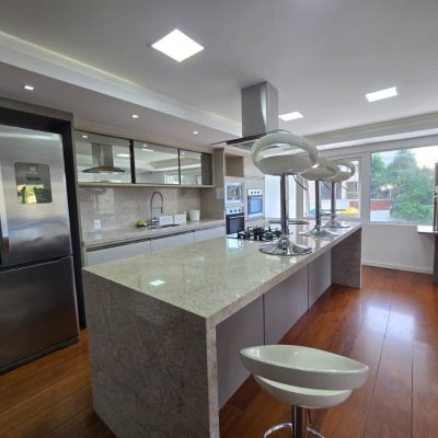 Apartamentos com 125m², 3 quartos (sendo 1 suíte), 1 garagem, no bairro Centro em Florianópolis