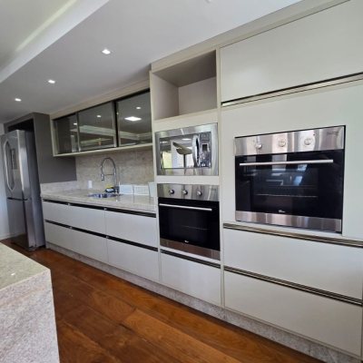 Apartamentos com 125m², 3 quartos (sendo 1 suíte), 1 garagem, no bairro Centro em Florianópolis