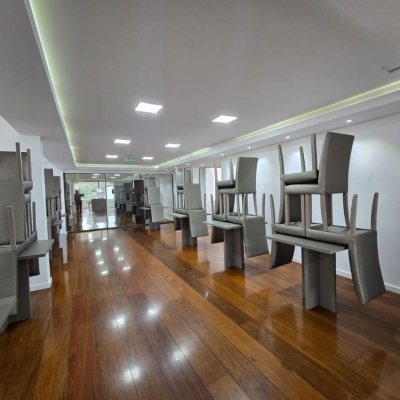 Apartamentos com 125m², 3 quartos (sendo 1 suíte), 1 garagem, no bairro Centro em Florianópolis