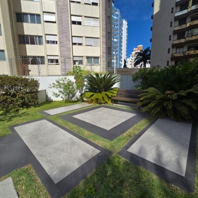 Apartamentos com 125m², 3 quartos (sendo 1 suíte), 1 garagem, no bairro Centro em Florianópolis