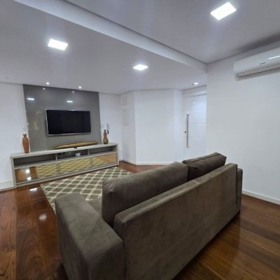 Apartamentos com 125m², 3 quartos (sendo 1 suíte), 1 garagem, no bairro Centro em Florianópolis