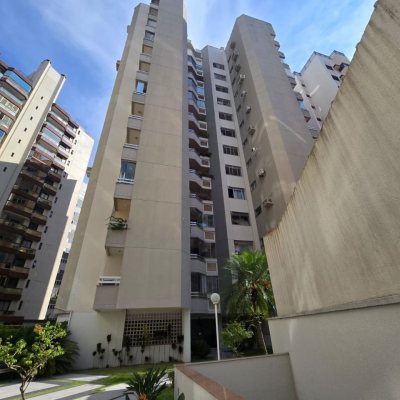 Apartamentos com 125m², 3 quartos (sendo 1 suíte), 1 garagem, no bairro Centro em Florianópolis