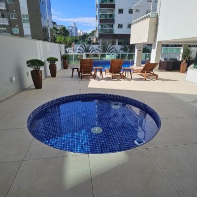 Apartamentos com 129m², 3 quartos (sendo 2 suítes), 2 garagens, no bairro Agronômica em Florianópolis