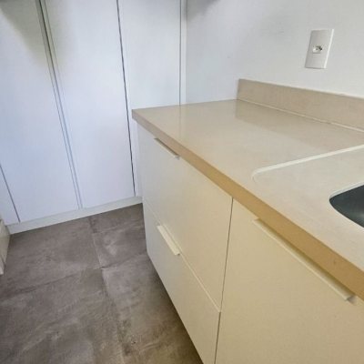 Apartamentos com 129m², 3 quartos (sendo 2 suítes), 2 garagens, no bairro Agronômica em Florianópolis