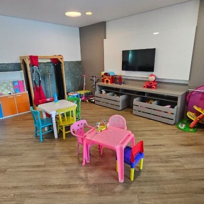 Apartamentos com 129m², 3 quartos (sendo 2 suítes), 2 garagens, no bairro Agronômica em Florianópolis