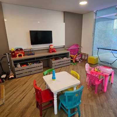 Apartamentos com 129m², 3 quartos (sendo 2 suítes), 2 garagens, no bairro Agronômica em Florianópolis
