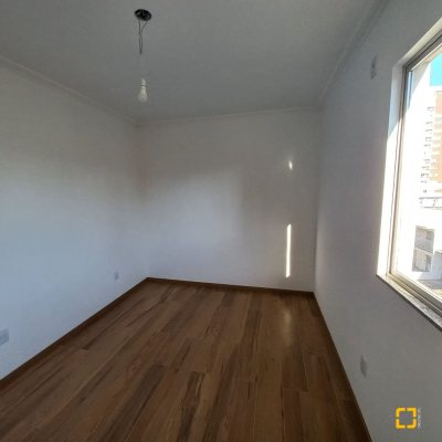 Apartamentos com 74m², 3 quartos, 1 garagem, no bairro Campinas em São José